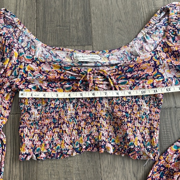 Urban Outfitters | Colourful floral smocked long sleeve crop top Size Medium - Picture 7 of 13